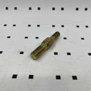 Шпилька Т-25 переднього крила