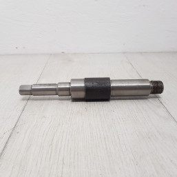 Вал насоса водяного ЮМЗ Д-65