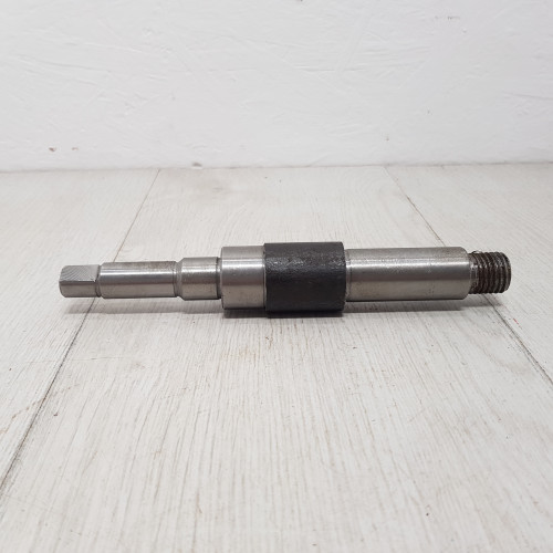 Вал насоса водяного ЮМЗ Д-65