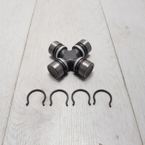 Крестовина вала карданного МТЗ со стопорными кольцами 