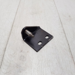 Кронштейн рычага включения переднего ведущего моста на трактор МТЗ (УК кабина) Кронштейн рычага включения переднего ведущего моста на трактор МТЗ (УК кабина)