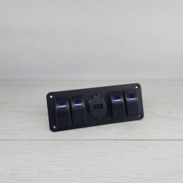 Панель с 4 переключателями, USB-зарядкой QC3.0 и вольтметром