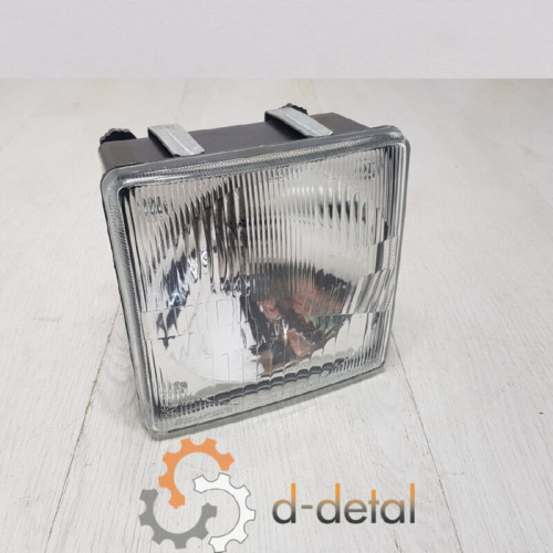 Фара передняя квадратная на трактор МТЗ