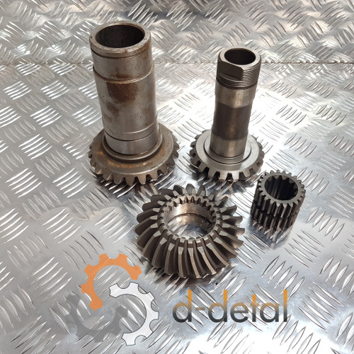 Реверс в сборе комплект шестерен с муфтой Т-40