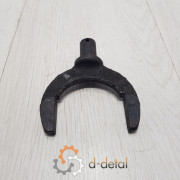 Вилка включения механизма блокировки ЮМЗ